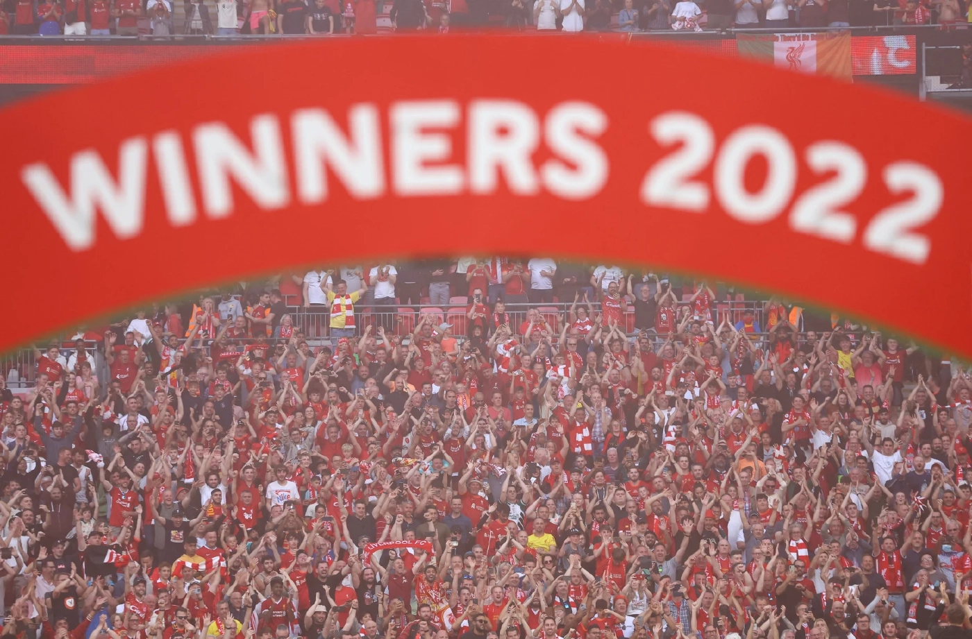 ประมวลภาพ "หงส์แดง" ดวลโทษดับ "สิงห์บลูส์" ผงาดแชมป์เอฟเอคัพสมัย 8