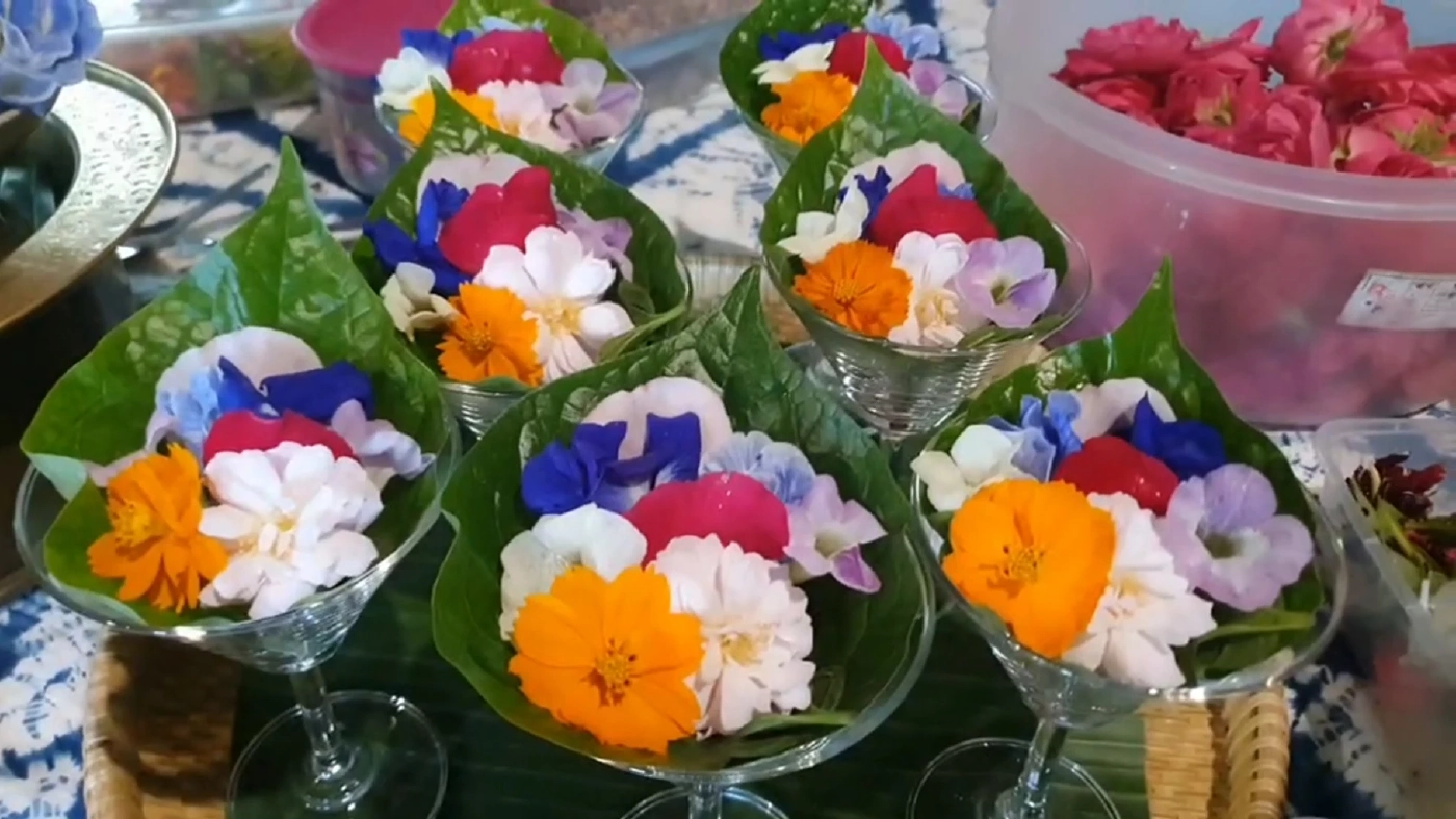 เมนู 'ดอกไม้' กินได้เมืองเหนือ คิวยาวถึงตุลาคม!