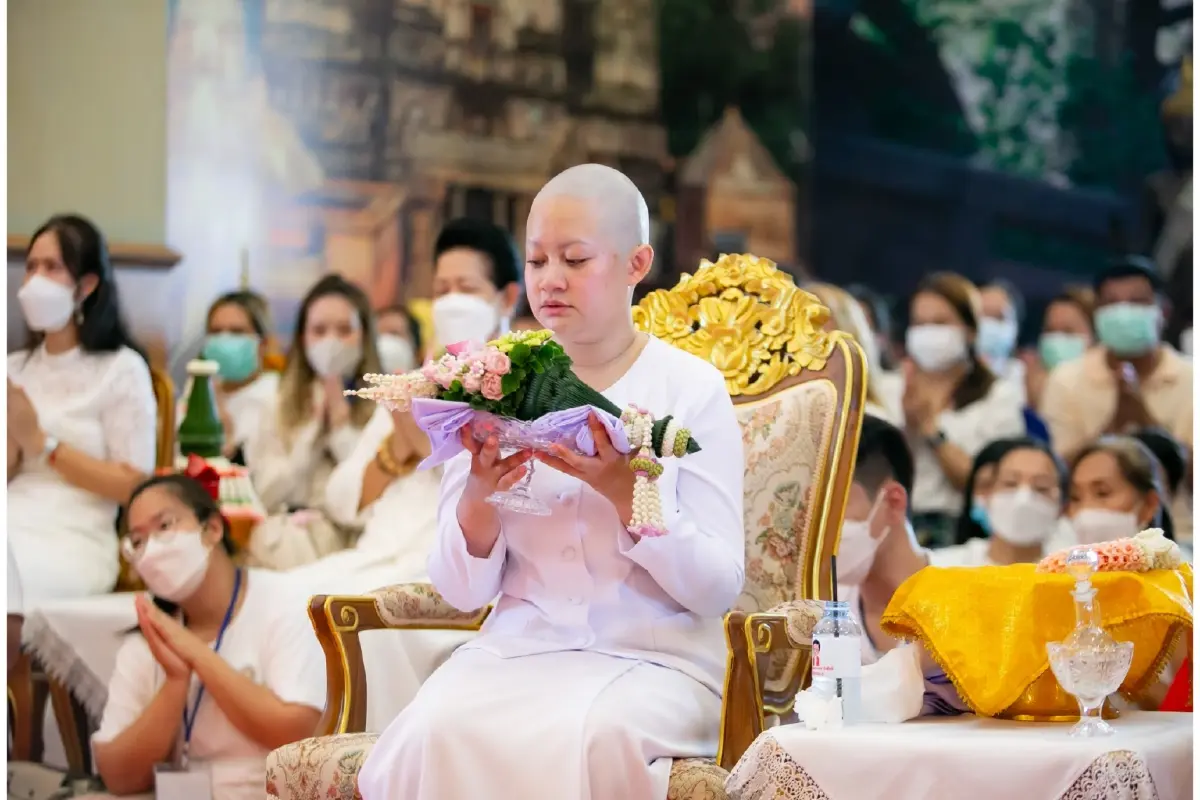 “หมอปลาย พรายกระซิบ” บวชชีพรหมโพธิ ก่อนบินสู่ศรีลังกา บวชภิกษุณี 1 ปี
