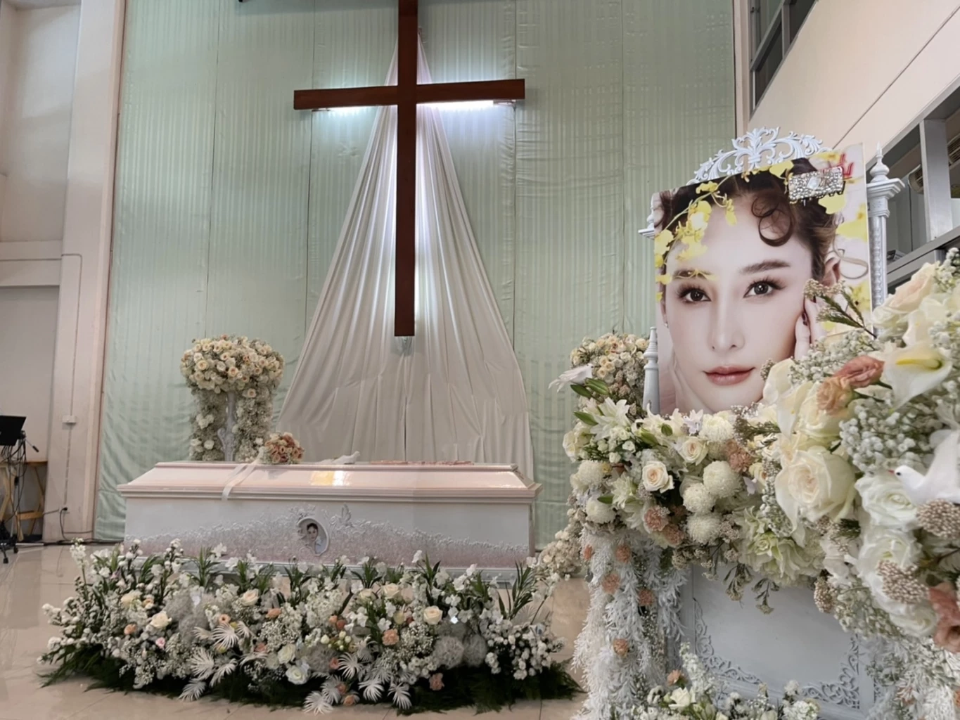 เปิดภาพสุดซึ้ง "เบิร์ด" อุ้มแมวลา "แตงโม" เป็นครั้งสุดท้าย 