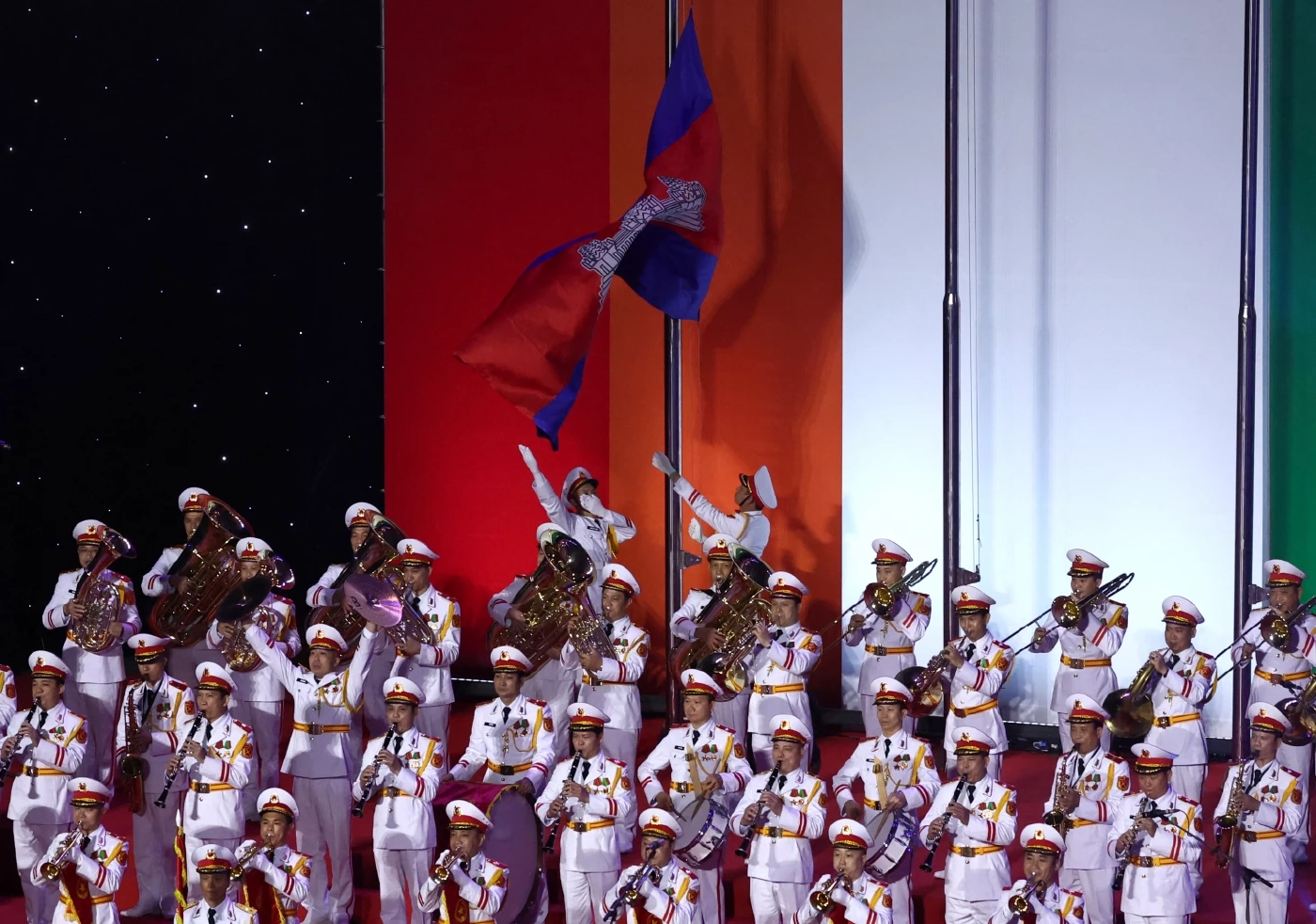 ประมวลภาพพิธีปิด "ซีเกมส์" อบอุ่นสุดประทับใจ พบกันใหม่ปีหน้าที่กัมพูชา