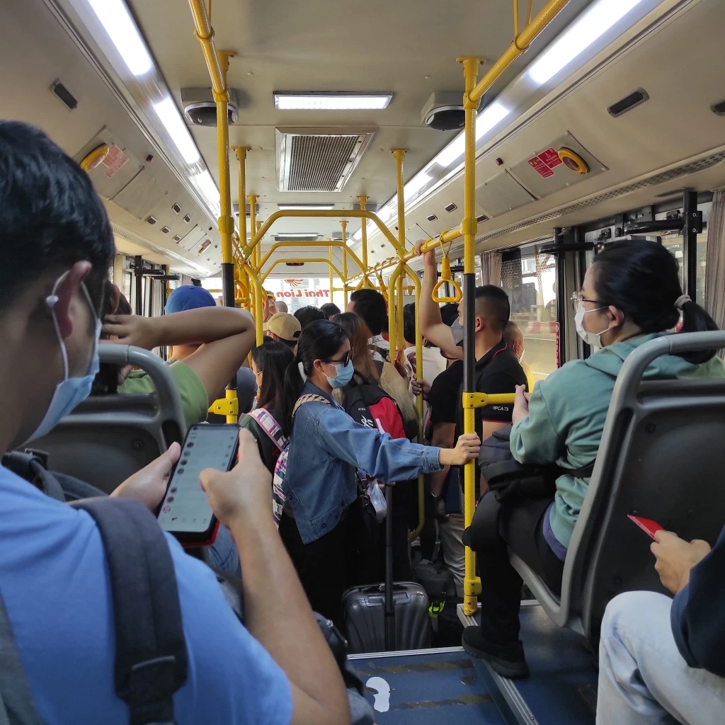 บรรยากาศความวุ่นวานที่สนามบินอุบลราชธานี