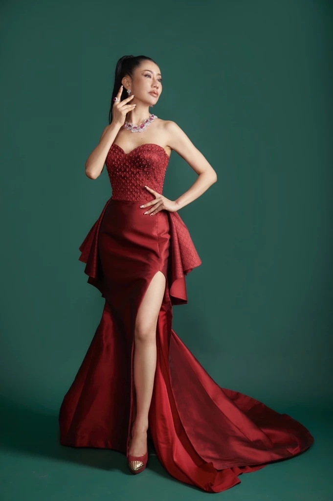 เปิดที่มาชุดผ้าไหมสั่งทอพิเศษที่ “แอน ทองประสม” สวมใส่บอกเลยไม่ธรรมดา