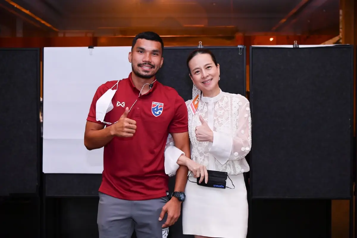 "มาดามแป้ง" เยี่ยมแคมป์ U23-ตั้ง "กฤษดา" กัปตันทีม