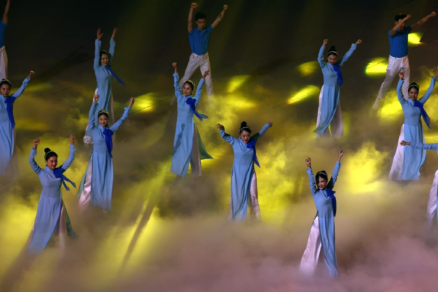 ประมวลภาพพิธีปิด "ซีเกมส์" อบอุ่นสุดประทับใจ พบกันใหม่ปีหน้าที่กัมพูชา