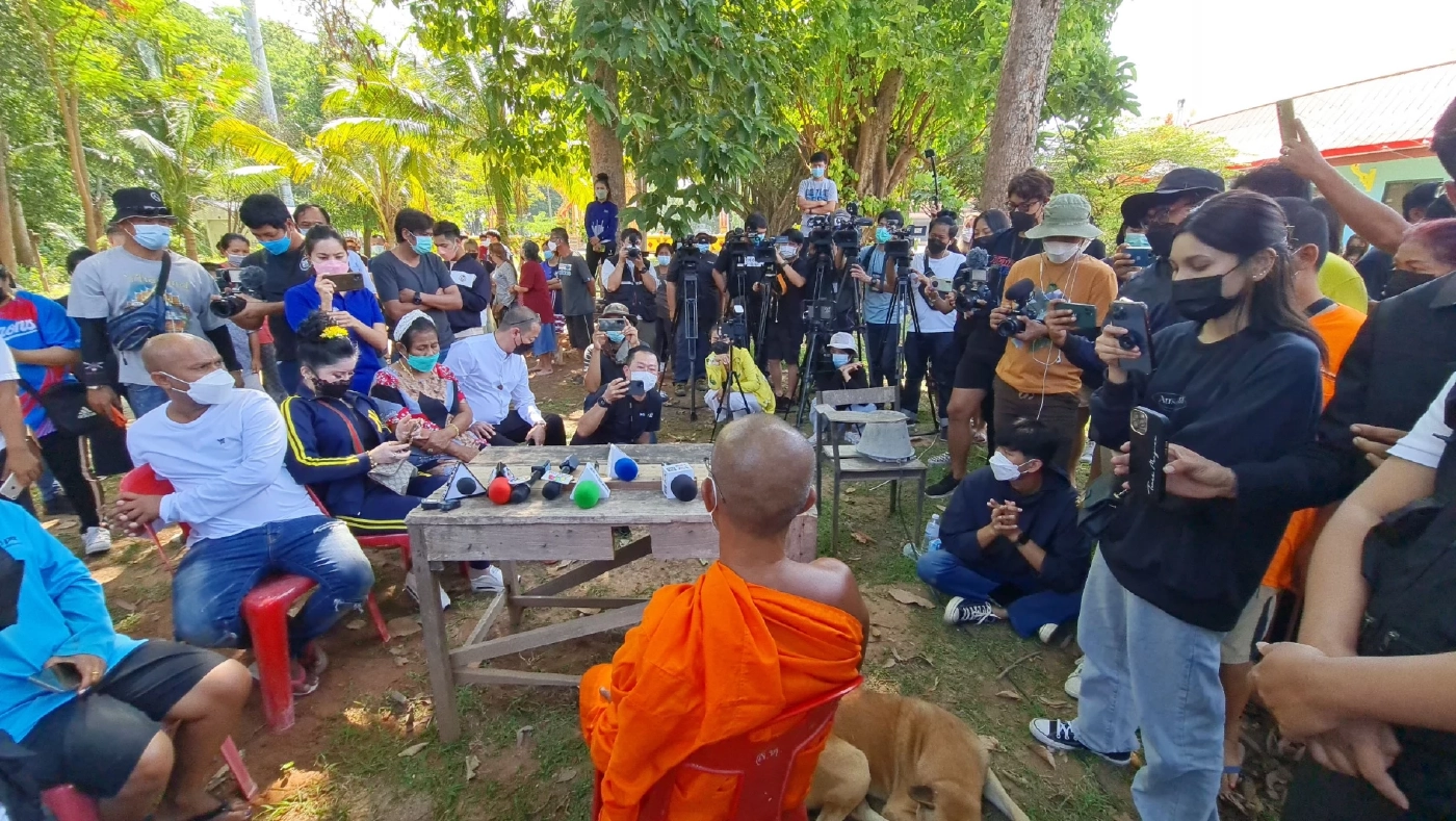 "หมอปลา" พบ "เจ้าอาวาส" ขึ้นป้ายไล่ ยอมรับเสียงอ่อยปมดื่มเหล้าขอสึกใน 3 วัน