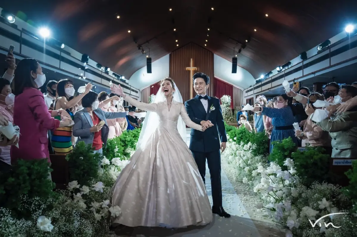 ประมวลภาพสุดประทับใจ โต๋ –ไบรท์ จูงมือวิวาห์หวานในแบบเรียบง่าย