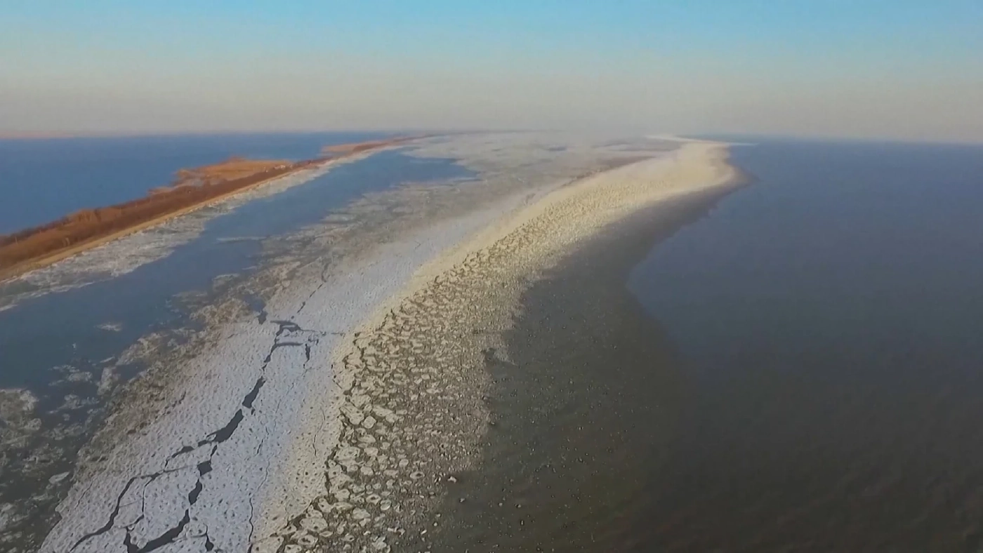 ภาคเหนือของจีนยังมีหิมะปกคลุมและปรากฏการณ์น้ำแข็งช่วงฤดูใบไม้ผลิ (คลิป)