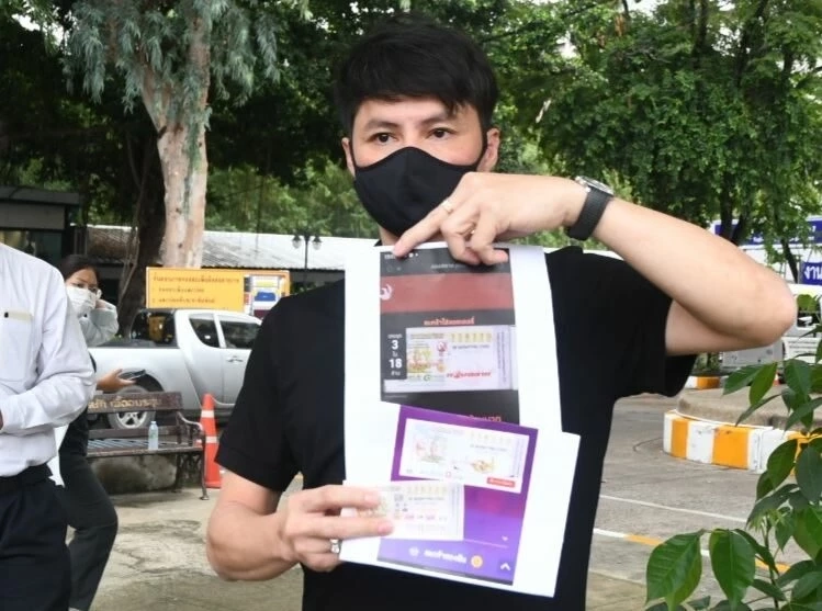 งานเข้า “ต๊ะ บอย สเก๊าท์ - แอนนา ทีวีพูล” ขาย “หวยทิพย์”