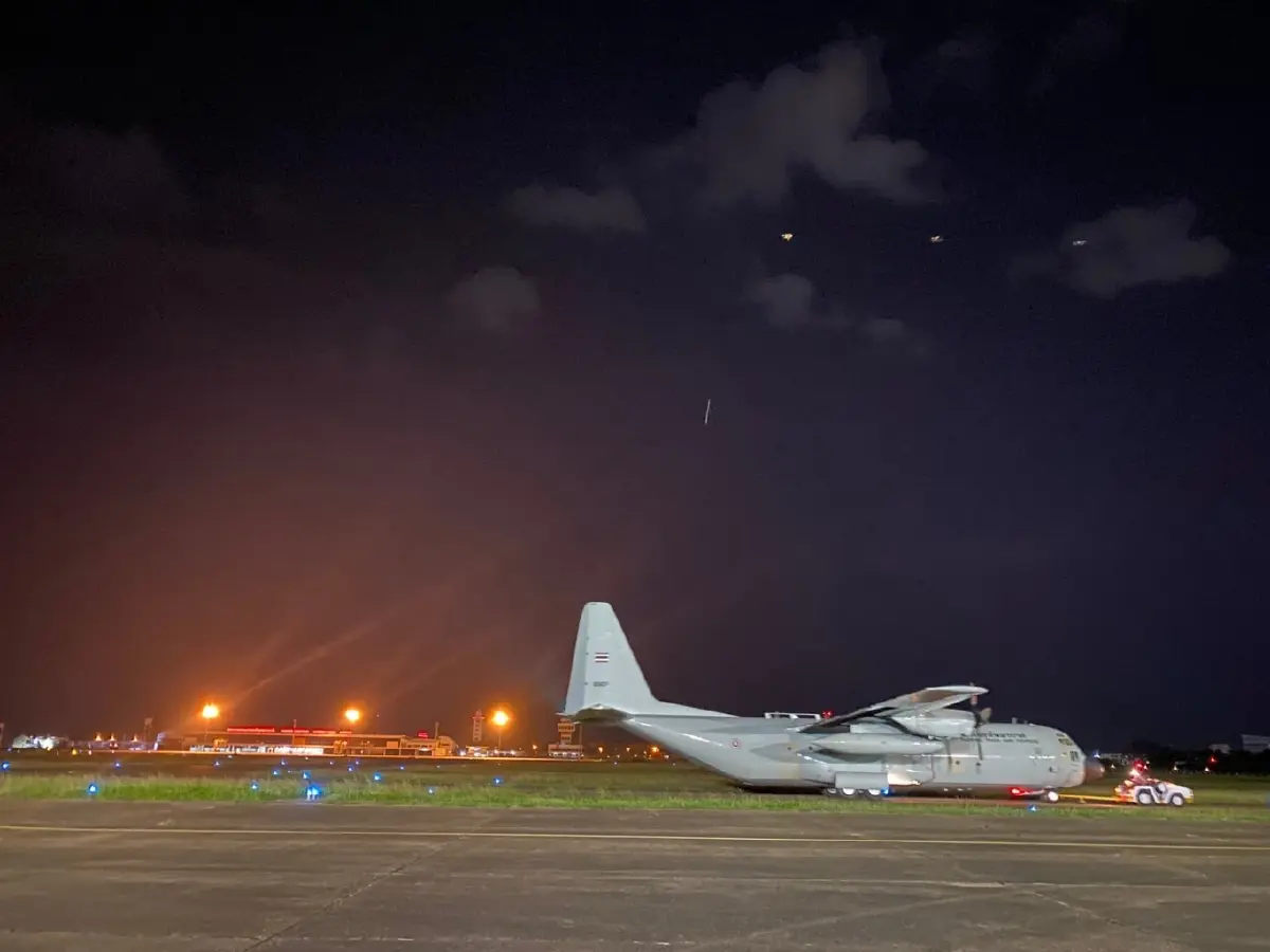ย้าย เครื่องบิน C 130 ออกจากรันเวย์ สนามบินอุบลราชธานี เรียบร้อยแล้ว