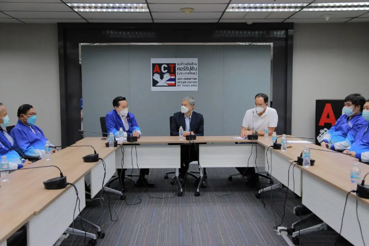 "พรรคกล้า"ขน 12 ผู้สมัครส.ก.ลงนามสัตยาบันร่วมกับ ACT ทำงานไร้โกงลดทุจริต