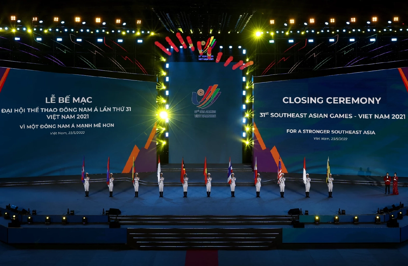 ประมวลภาพพิธีปิด "ซีเกมส์" อบอุ่นสุดประทับใจ พบกันใหม่ปีหน้าที่กัมพูชา