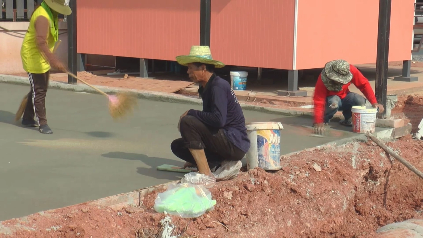 แรงงานก่อสร้างโคราชหวังค่าจ้างขั้นต่ำ 450 บาท/วัน