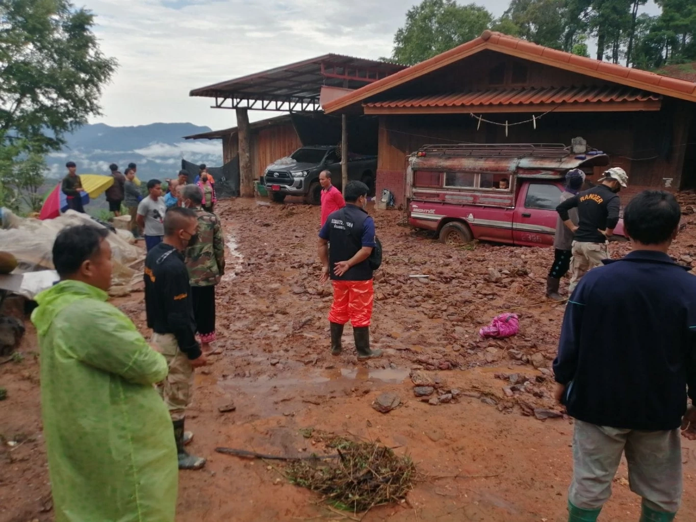 น้ำป่าไหลทะลัก - ดินโคลนถล่มพื้นที่ อ.นาน้อย จ.น่าน จากฝนที่ตกหนัก