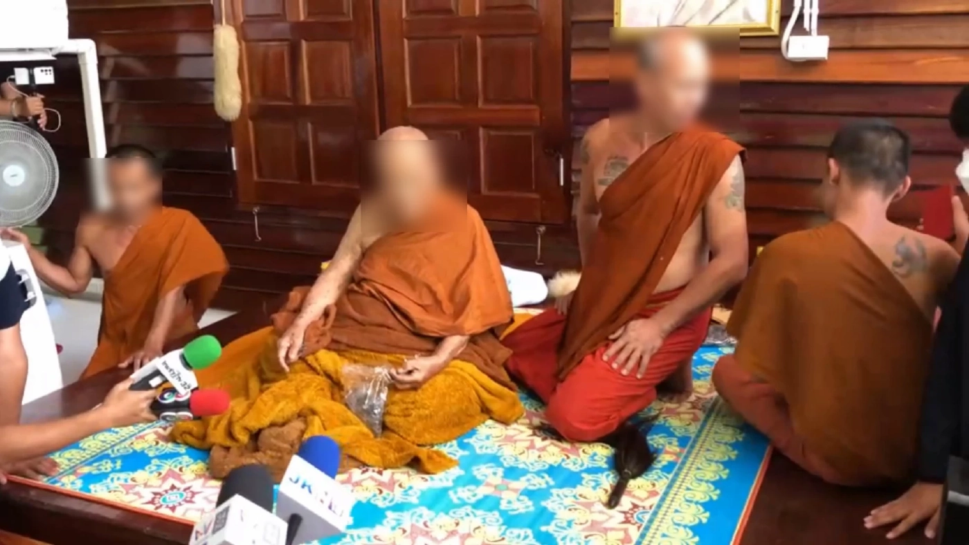 ลูกศิษย์พา“หลวงปู่แสง”ออกจากสำนักสงฆ์