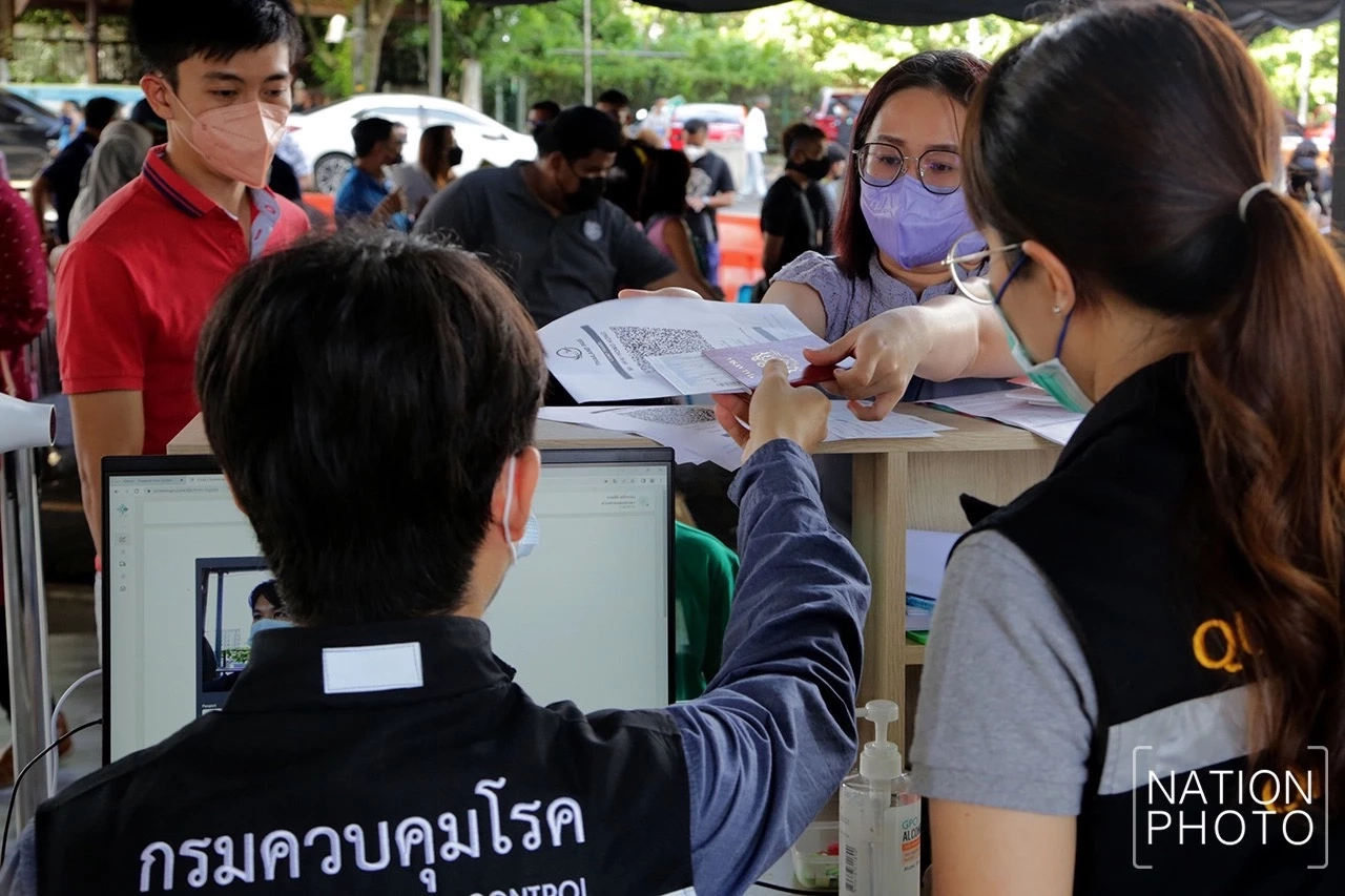 นักท่องเที่่ยวมาเลเซียทะลักด่านสะเดา