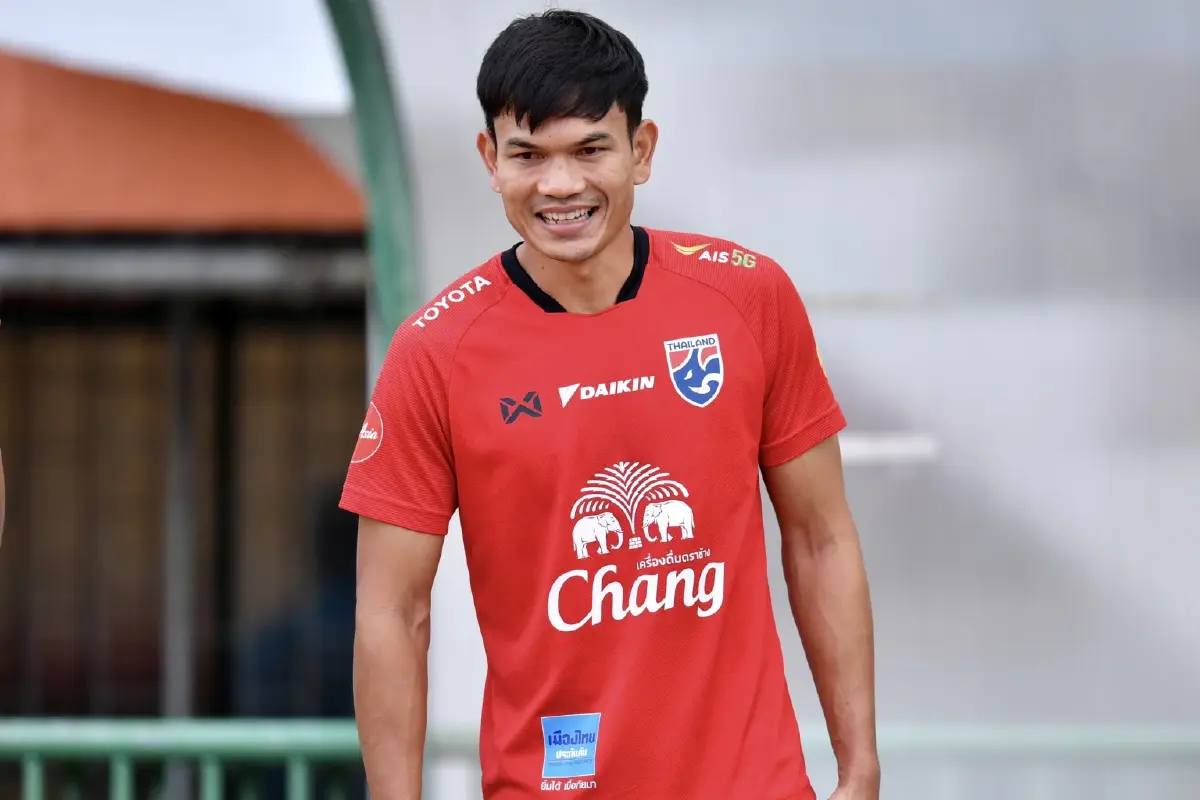 ช้างศึกซ้อมมื้อแรกหลังถึงศรีสะเกษ "อดิศักดิ์" ชี้โยกแข่งตจว.มีแต่ข้อดี