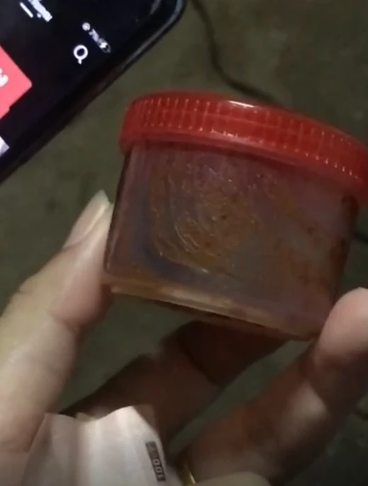 นัวมาก ! สาวรีวิวน้ำพริกปลาร้าพระบิดา เผยแซ่บจนหมดกระปุก