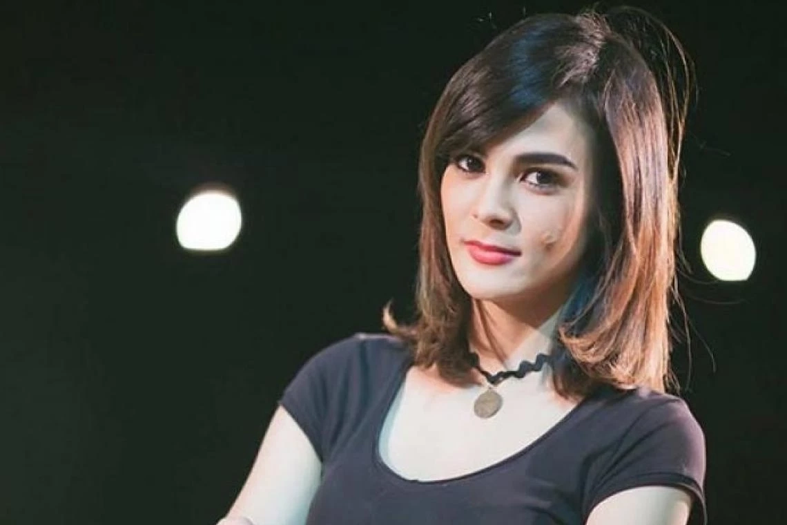 &quot;เอมี่&quot; ซุ่มคลอดลูกคนแรก หลังเจอมรสุมคดีความจนต้องออกนอกประเทศ 