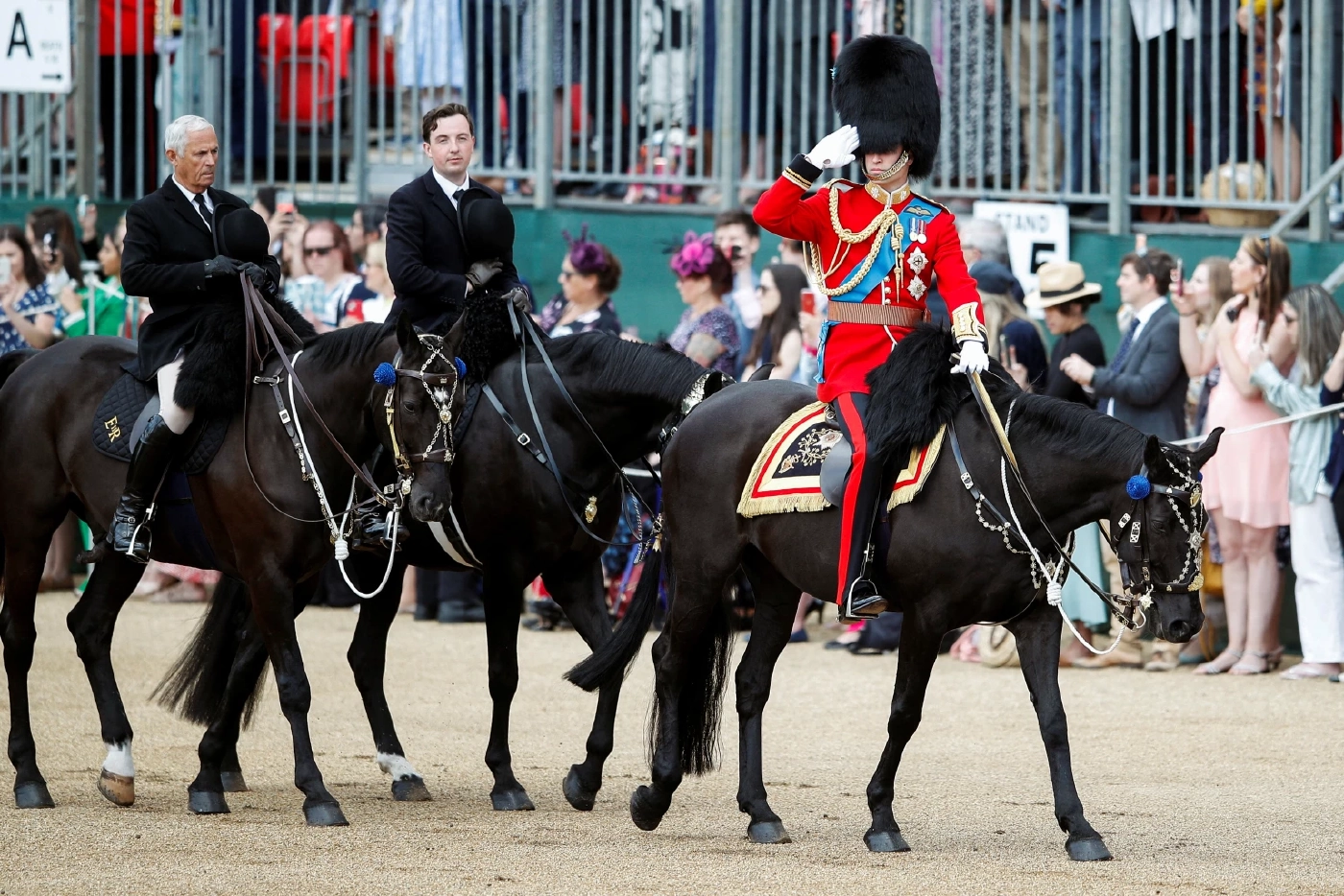 เจ้าชายวิลเลียมซ้อมบังคับม้ารับพิธีสำคัญ