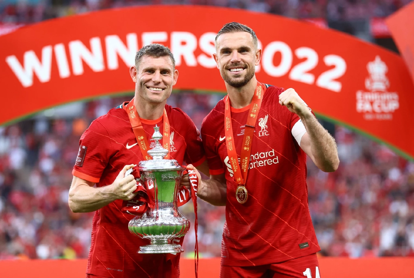 ประมวลภาพ "หงส์แดง" ดวลโทษดับ "สิงห์บลูส์" ผงาดแชมป์เอฟเอคัพสมัย 8