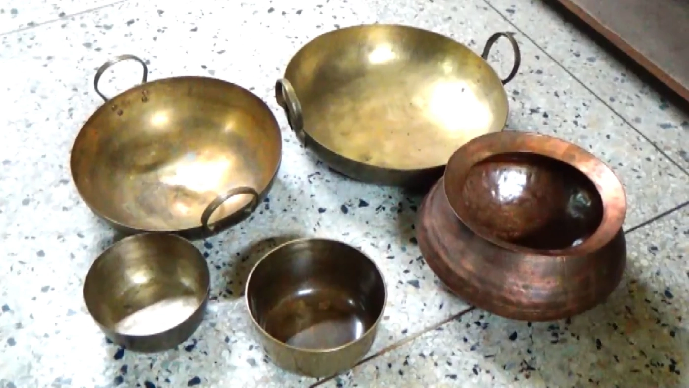 ใกล้เปิดเทอมผู้ปกครองหอบทรัพย์สินเข้าโรงรับจำนำทั้งน้ำตา