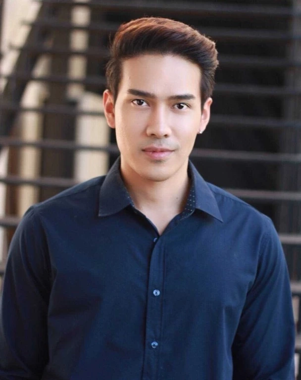 “บอม ธนกฤต” เผยสิ่งยึดเหนี่ยวจิตใจ ในวันที่ประเทศต้องเดินหน้าต่อ