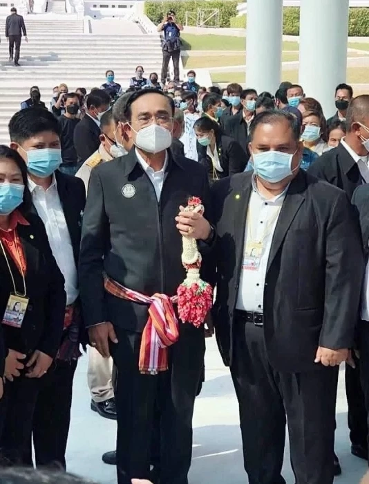 นายเสกสกล - พล.อ.ประยุทธ์ - นายอานนท์ แสนน่าน