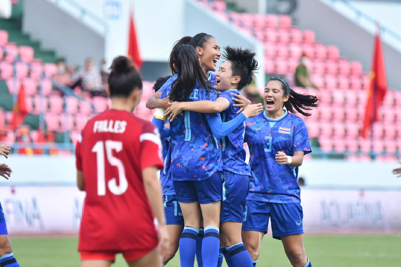 "ชบาแก้ว" อัดฟิลิปปินส์ 3-0 ลิ่วชิงเหรียญทองซีเกมส์