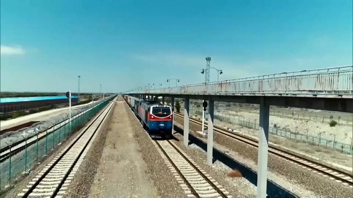 จีนเร่งสร้างคลังสินค้าในต่างประเทศเสริมโลจิสติกส์ข้ามพรมแดน (คลิป)