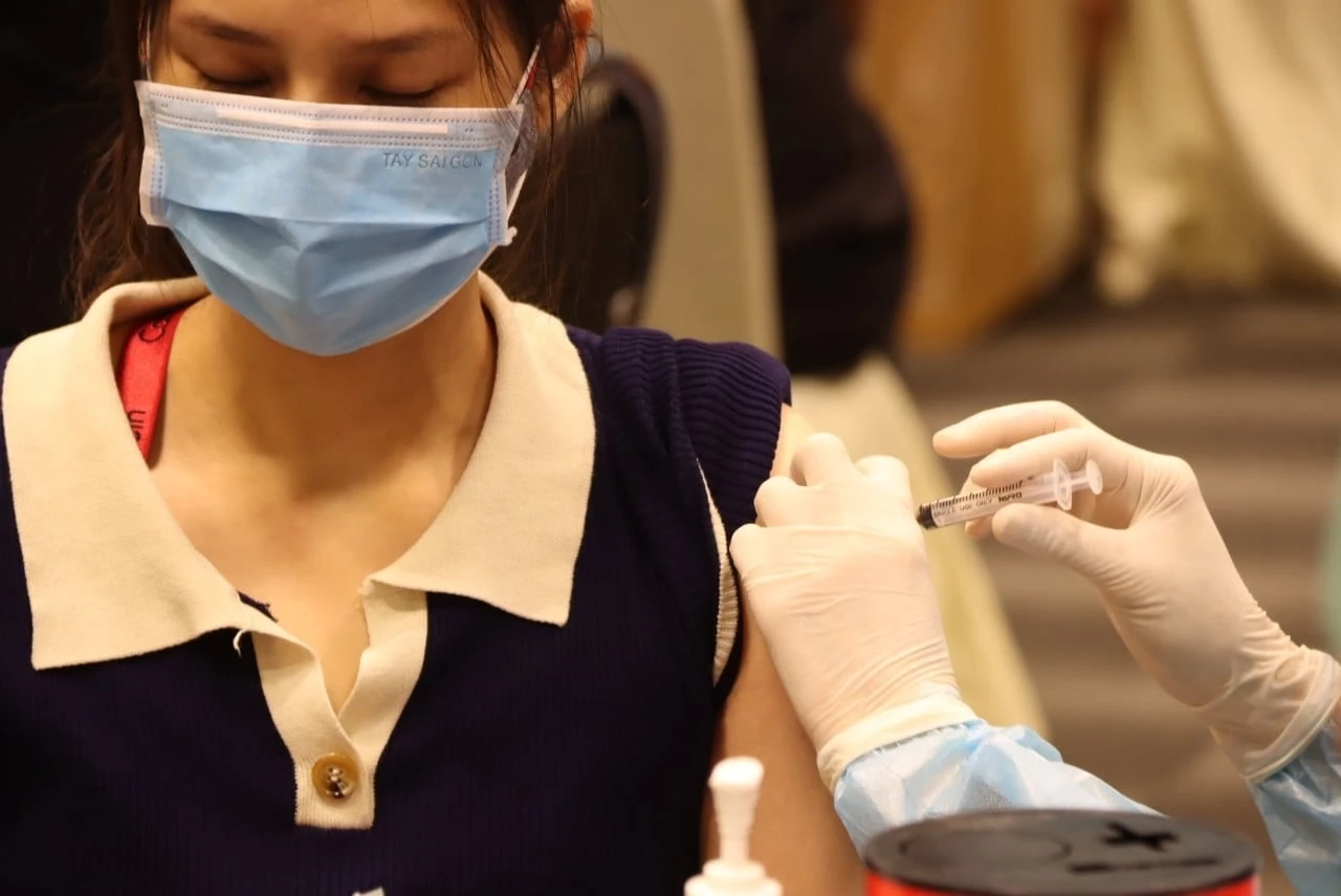 หมอยง รับอาสาสมัครฉีดวัคซีน mRNA "COVOVAX" เข็มกระตุ้น ตรวจภูมิต้านโอมิครอน