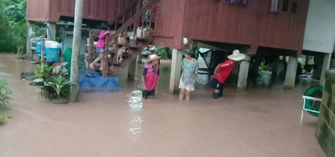 น้ำป่าไหลทะลัก - ดินโคลนถล่มพื้นที่ อ.นาน้อย จ.น่าน จากฝนที่ตกหนัก