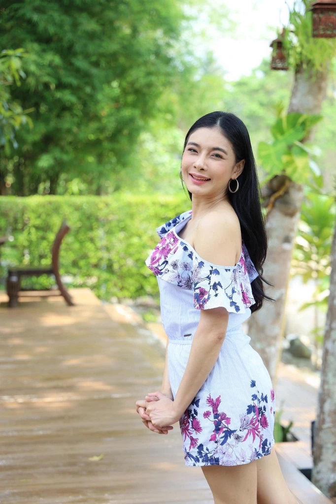 สมใจแล้ว ! “สีกาตอง” จ่อเป็นดาราหน้าใหม่ แย้ม “เจ๊คนดัง” ดันเข้าวงการ