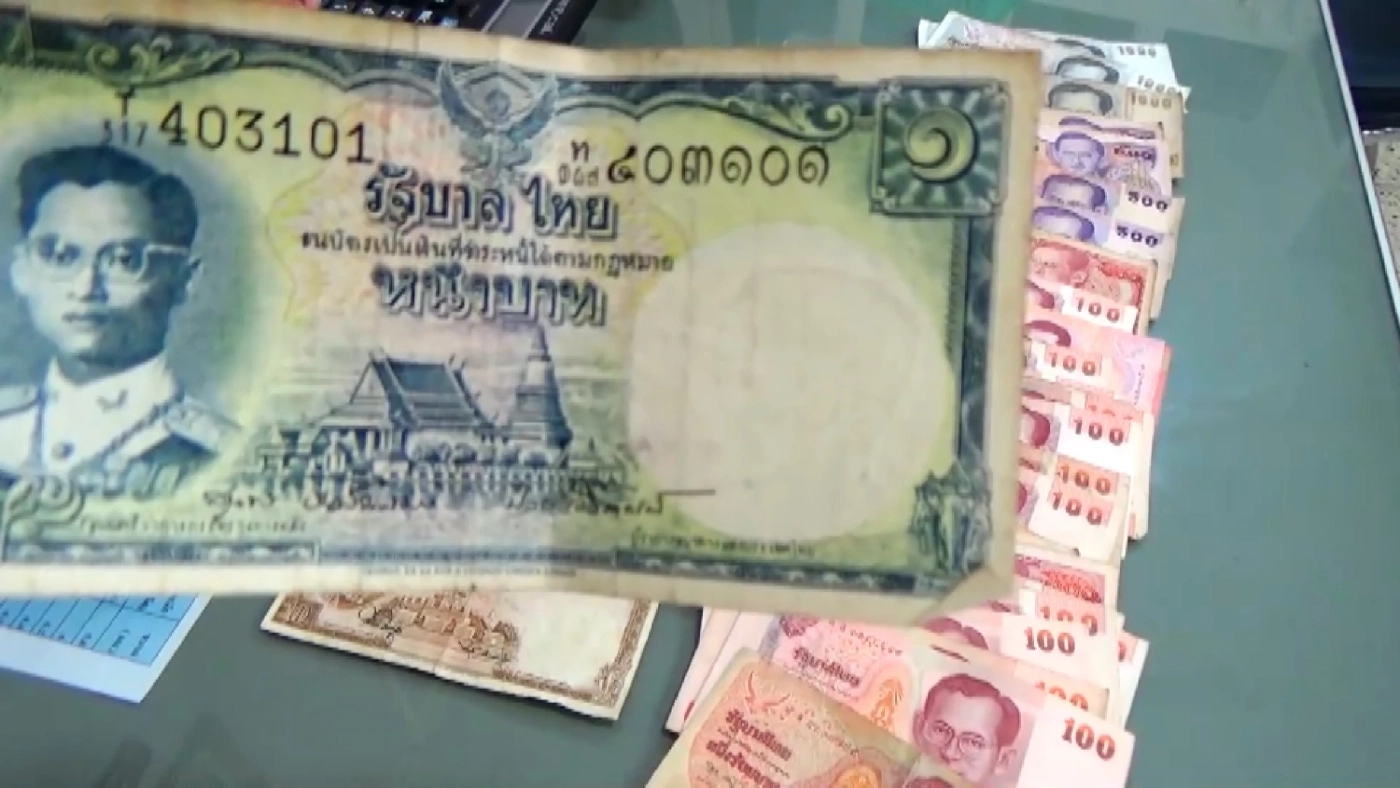 ใกล้เปิดเทอมผู้ปกครองหอบทรัพย์สินเข้าโรงรับจำนำทั้งน้ำตา