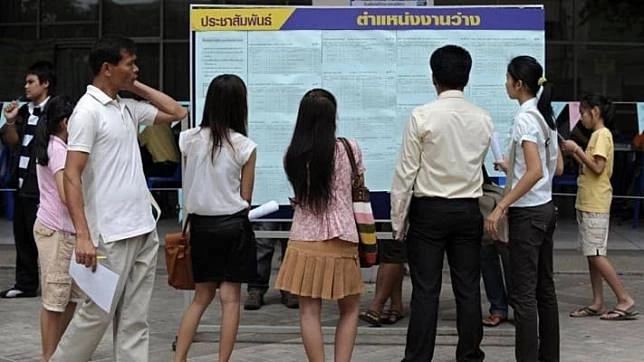 กรมการจัดหางานเผย เฉพาะ เม.ย. คนว่างงาน เกือบแสนราย