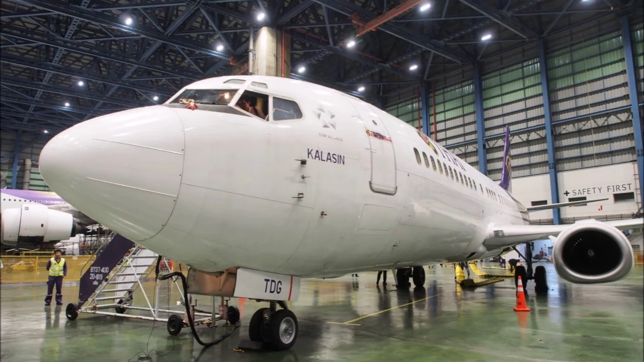 เครื่อง Boeing 737-400 ของการบินไทยที่ปลดประจำการ