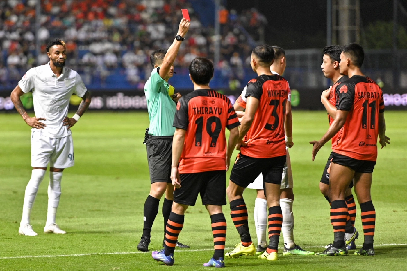 บุรีรัมย์ถล่มประจวบยับ 4-0 ผงาดคว้าแชมป์ลีกคัพสมัย 6