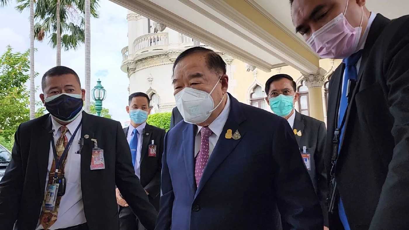 "บิ๊กป้อม"ฉุนสื่อหลังจี้ถาม"ธรรมนัส"งดดินเนอร์ฝ่ายค้าน ยันไม่ไปเอง