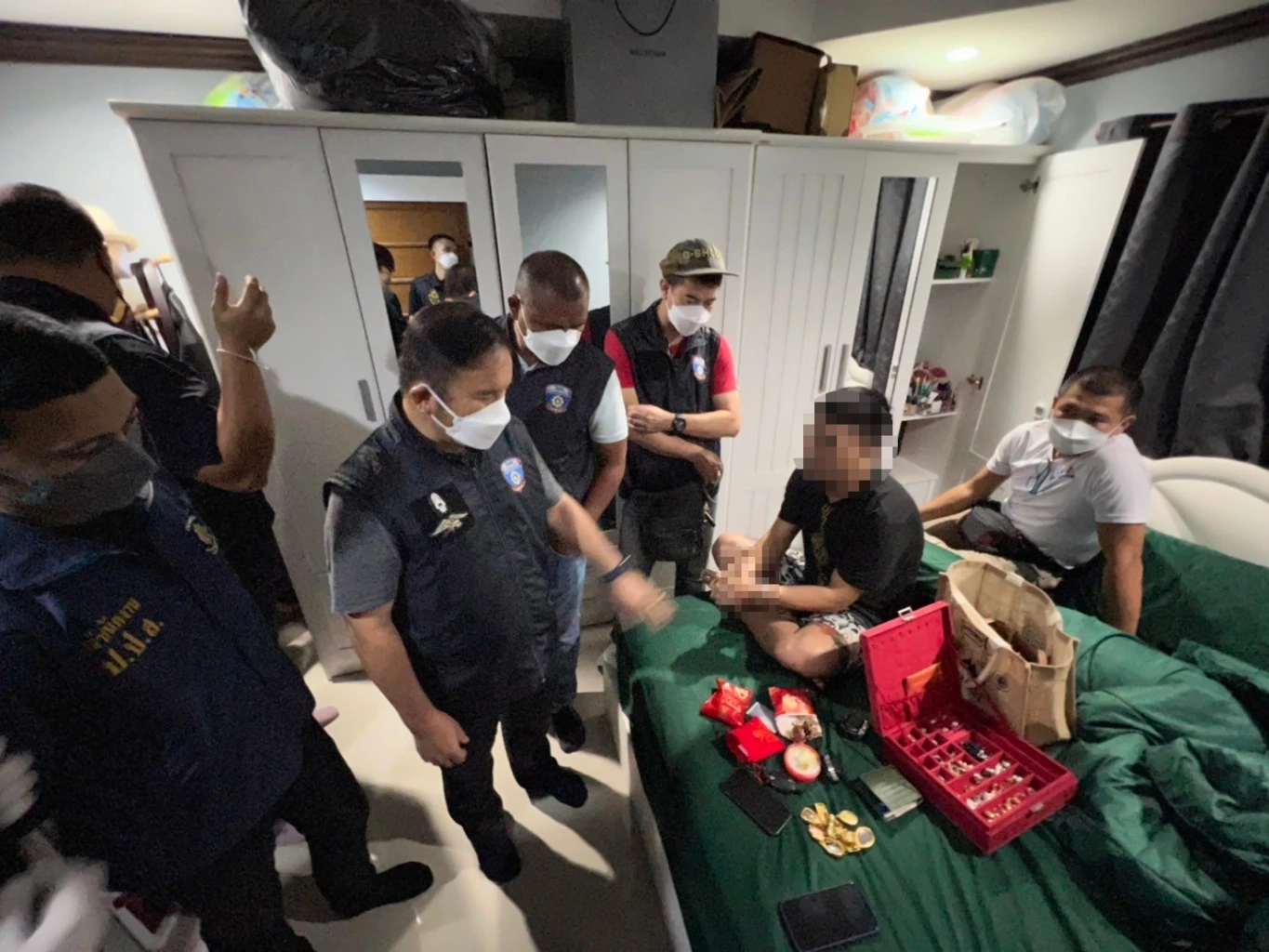 สืบ ภ.2 - ปปส.ภ.2 ร่วมทลายเครือข่ายยาบ้า "ต้อล เมืองชลฯ" ยึดทรัพย์กว่า 10 ล้านบาท