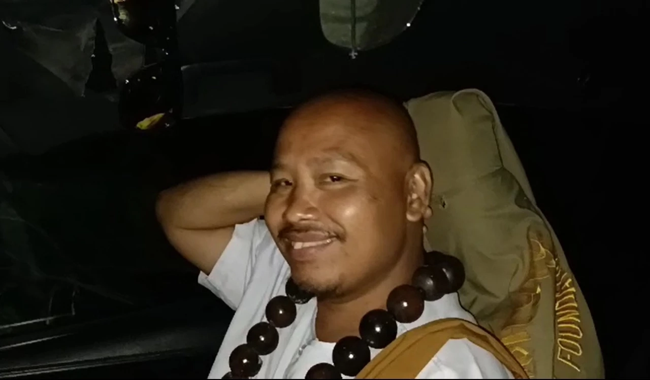 “ตาลือตกบ้าน” ถูกจับหลังสวมกางเกงในเดินขายใบกระท่อม  พ้อชีวิตสุดลำบาก