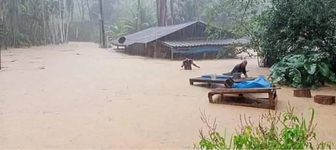 อ.วิภาวดี สุราษฎร์ธานี อ่วมฝนถล่มหนักสองวัน เกิดน้ำท่วมฉับพลันดินโคลนถล่ม