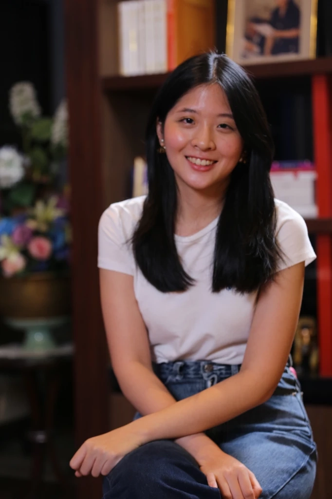 "จินนี่" ยศสุดา ลีลาปัญญาเลิศ บุตรสาว คุณหญิงสุดารัตน์  เกยุราพันธ์ ประธานพรรคไทยสร้างไทย