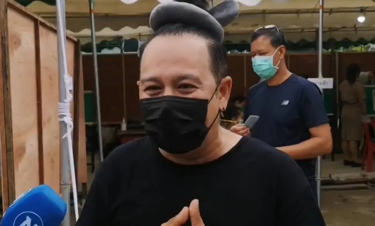 “เสนาหอย” ตื่นเต้นจัด ลืมหมายเลขผู้สมัครผู้ว่าฯ กทม.