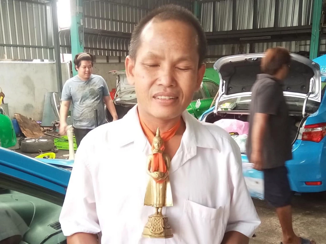 แห่แชร์ หนุ่มแท็กซี่ ห้อยพระใหญ่เบิ้ม  เผยแคล้วคลาดตำรวจไม่เคยจับ