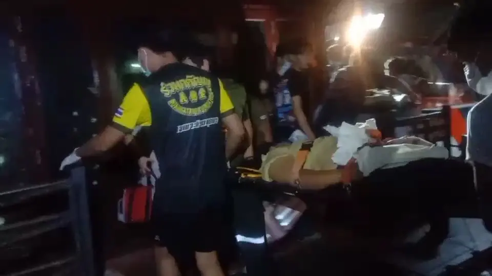 สลด 4 ชีวิตอาศัยในเรือ เกิดล่มช่วงเช้ามืด แม่และลูกสาววัย 3 ขวบเสียชีวิต