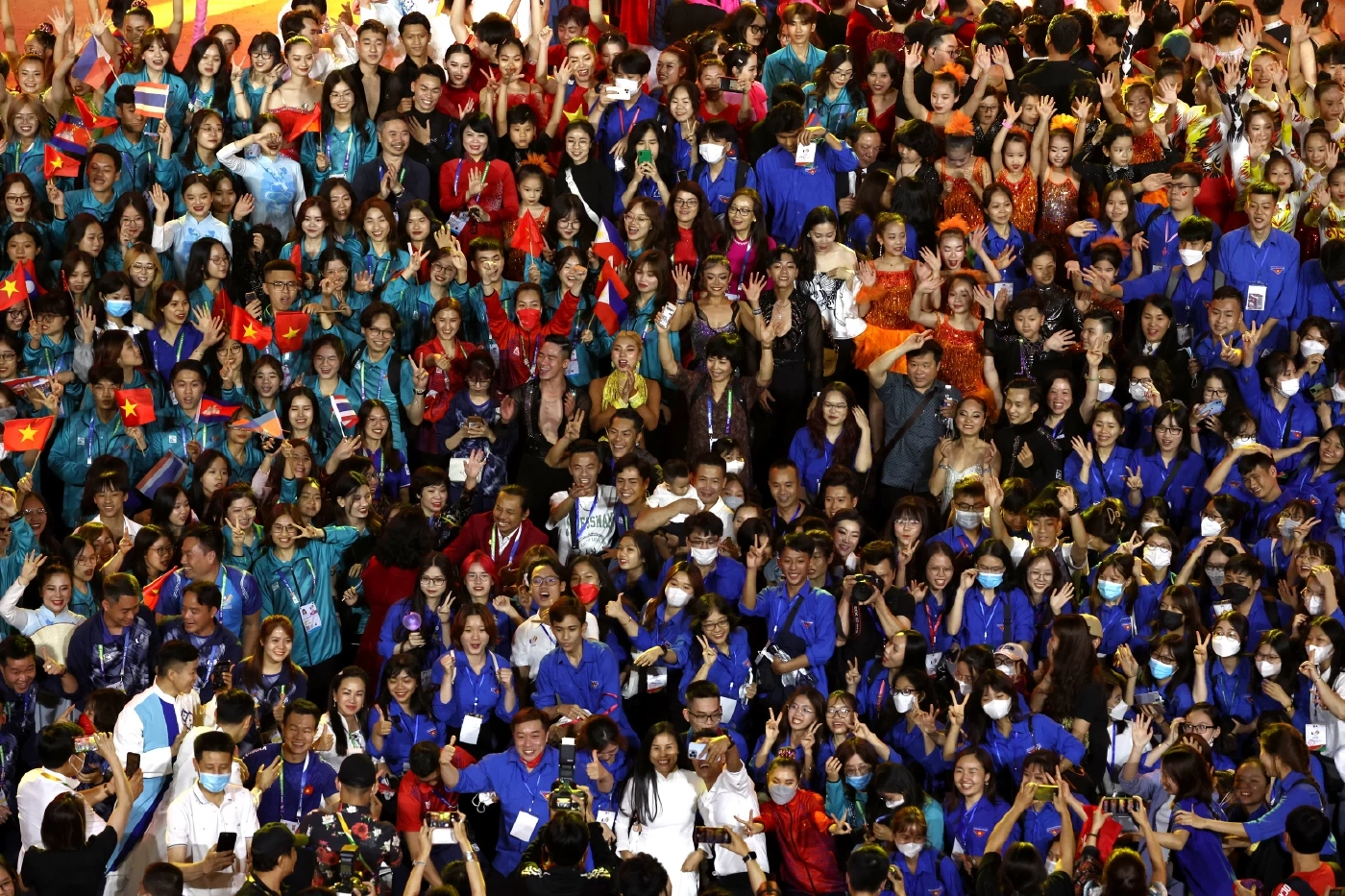 ประมวลภาพพิธีปิด "ซีเกมส์" อบอุ่นสุดประทับใจ พบกันใหม่ปีหน้าที่กัมพูชา