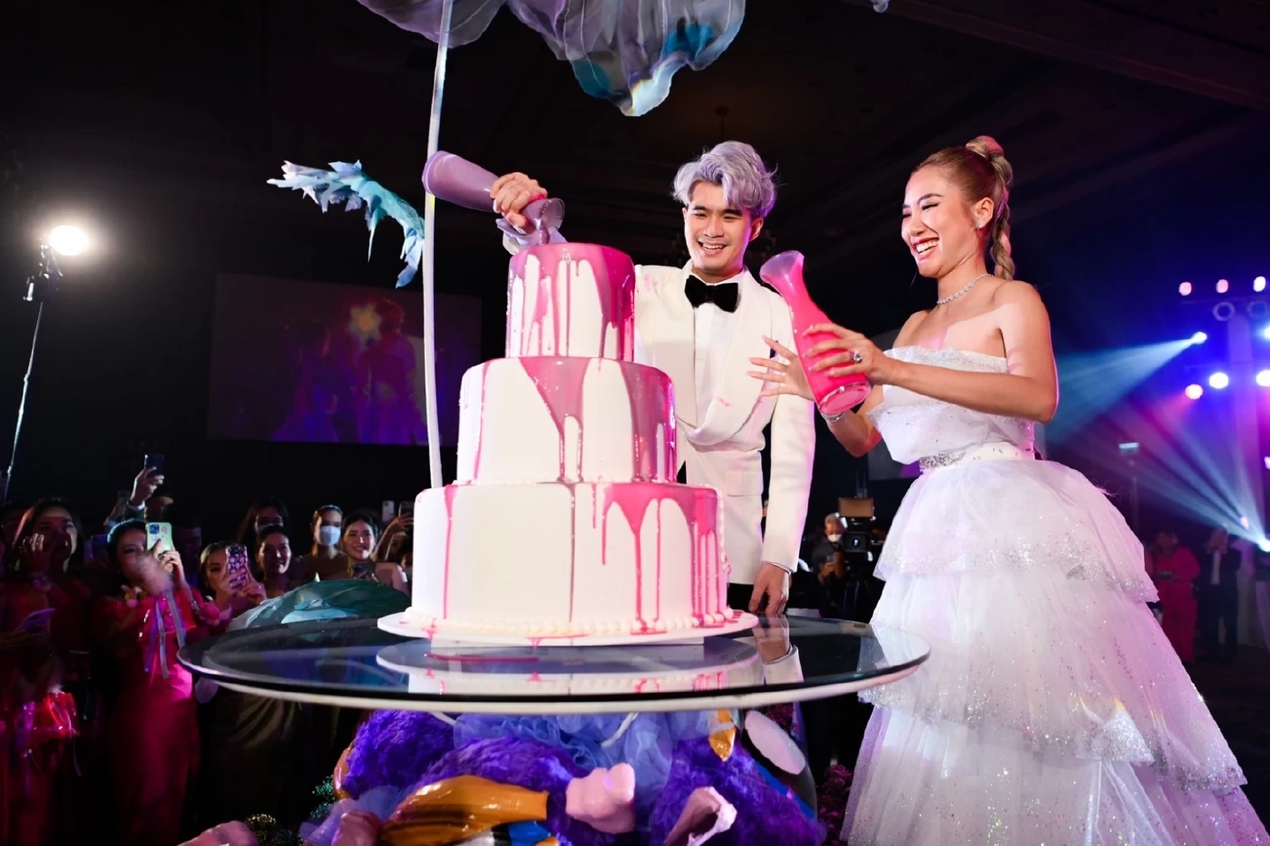 เก็บตกภาพฉลองมงคลสมรส  ปณต เก็ตสึโนวา - เนะ อโณทัย คนดังร่วมงานเพียบ