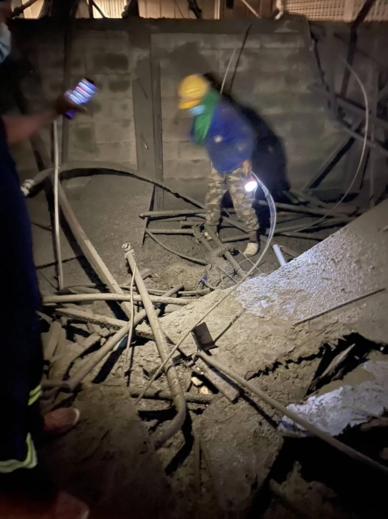 อุบัติเหตุโครงสร้างอาคารคอนโดมิเนียมสูง 27 ชั้น ทรุดตัว จนมีผู้เสียชีวิต 