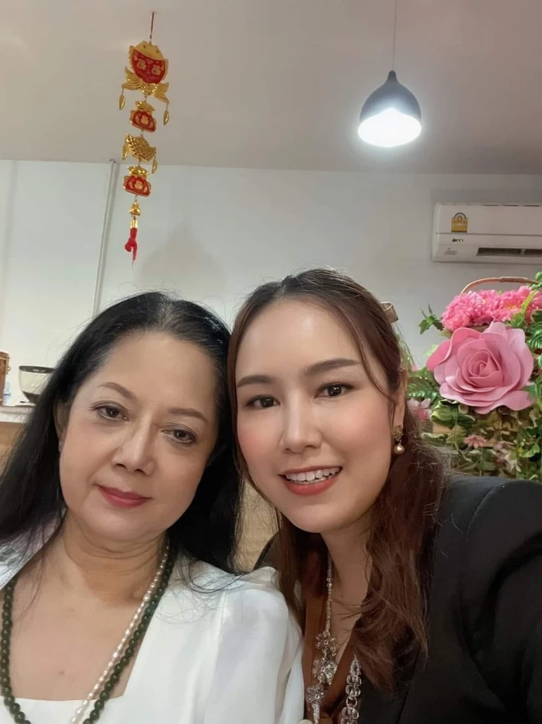 หวานเจี๊ยบ ! “ส.ส.เต้” ร้องเพลงสุดซึ้งให้ “แม่” หลังรับไม้ต่อสู้คดีแตงโม