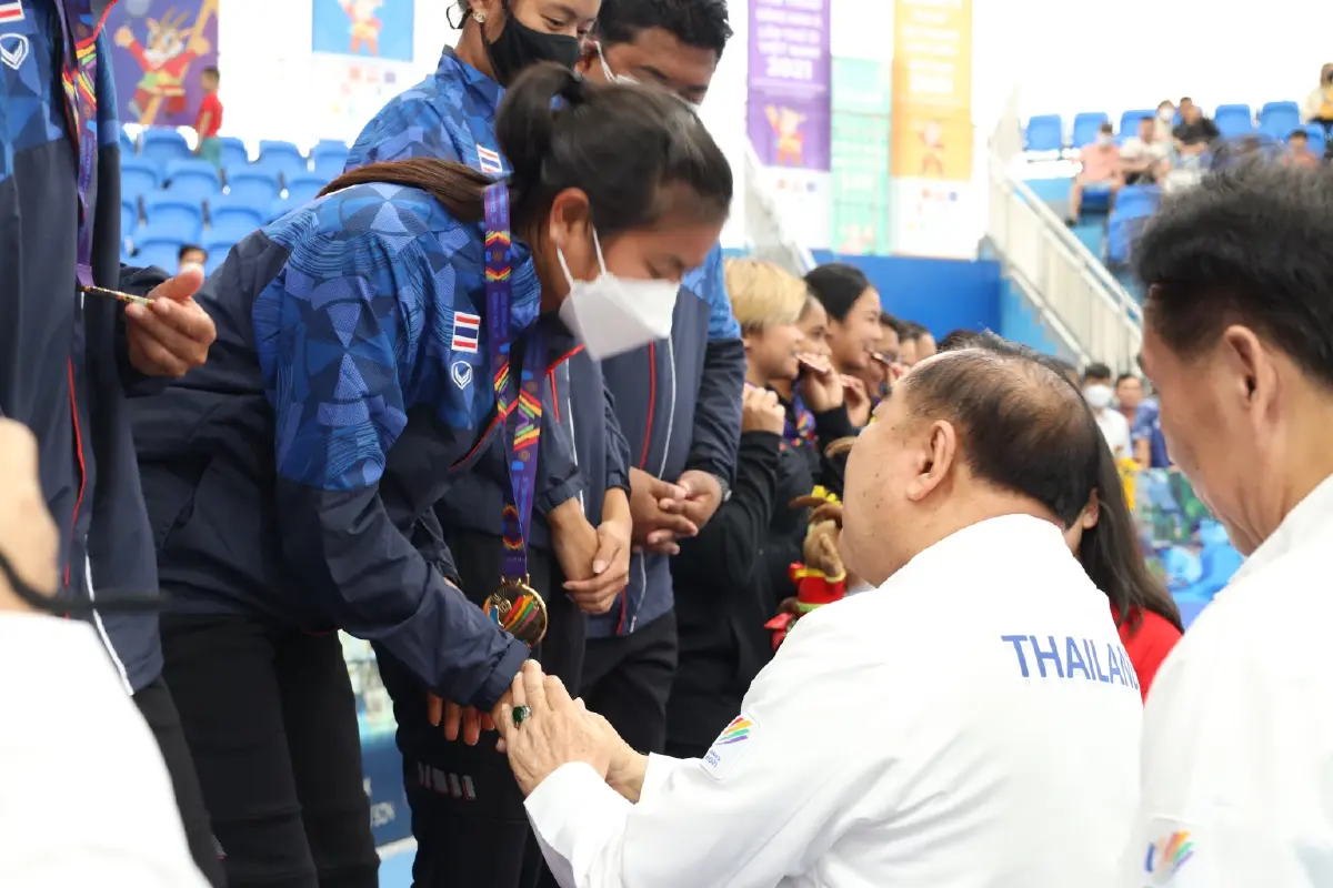 พล.อ.ประวิตร วงษ์สุวรรณ รองนายกรัฐมนตรี ในฐานะประธานคณะกรรมการโอลิมปิกแห่งประเทศไทย 